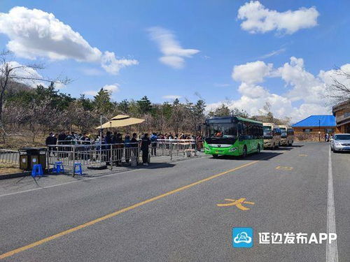 五一小長(zhǎng)假旅游市場(chǎng)升溫 敦化六鼎山景區(qū)迎來客流小高峰